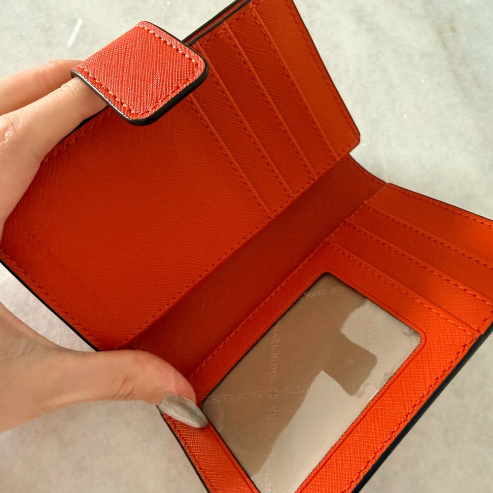 NEW Michael Kors Vibrant Orange Wallet - Picture 4 of 5